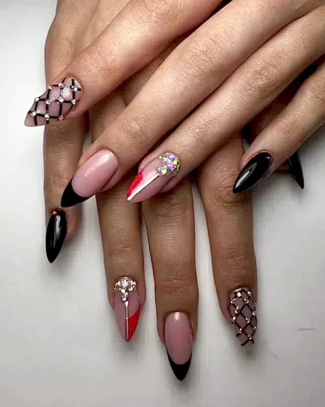 taşlı ve şekilli farklı tırnak modelleri