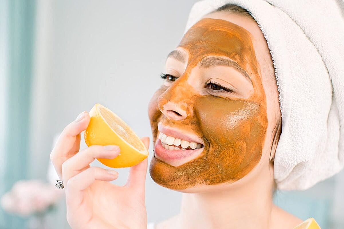 Limon Kabuğu ile Cilt Beyazlatma Doğru Mu? Uzman Görüşü